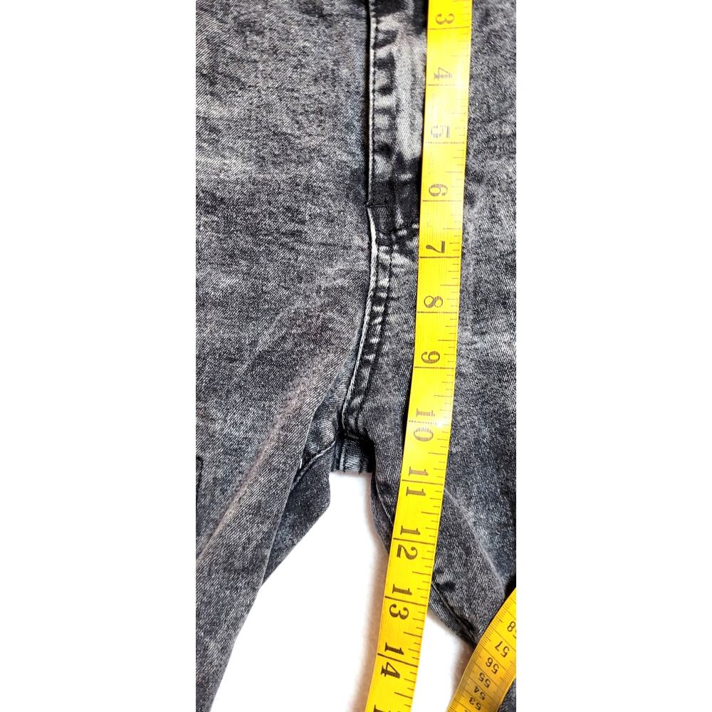 CR-24 Chrome Edge Mens Shorts 36x32 Gray Denim Holes Ripped Grunge Streetwear - Picture 4 of 11